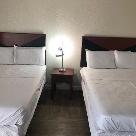 Travel Inn Petersburg Eksteriør billede