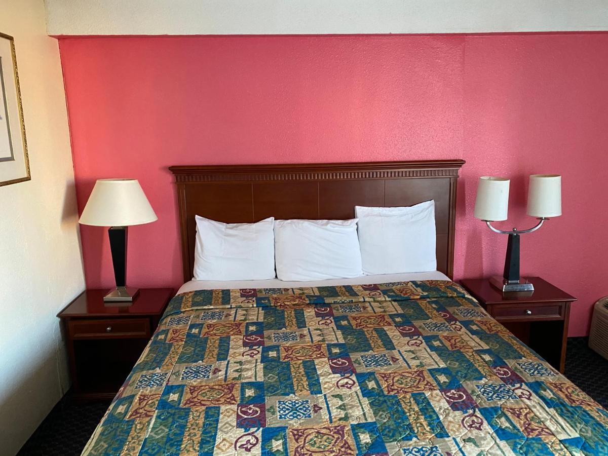 Travel Inn Petersburg Eksteriør billede