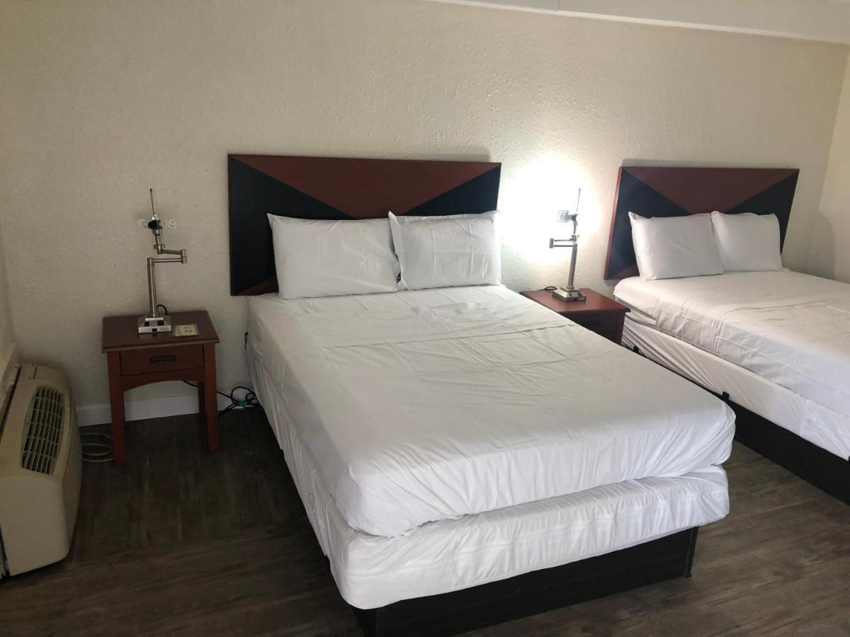 Travel Inn Petersburg Eksteriør billede