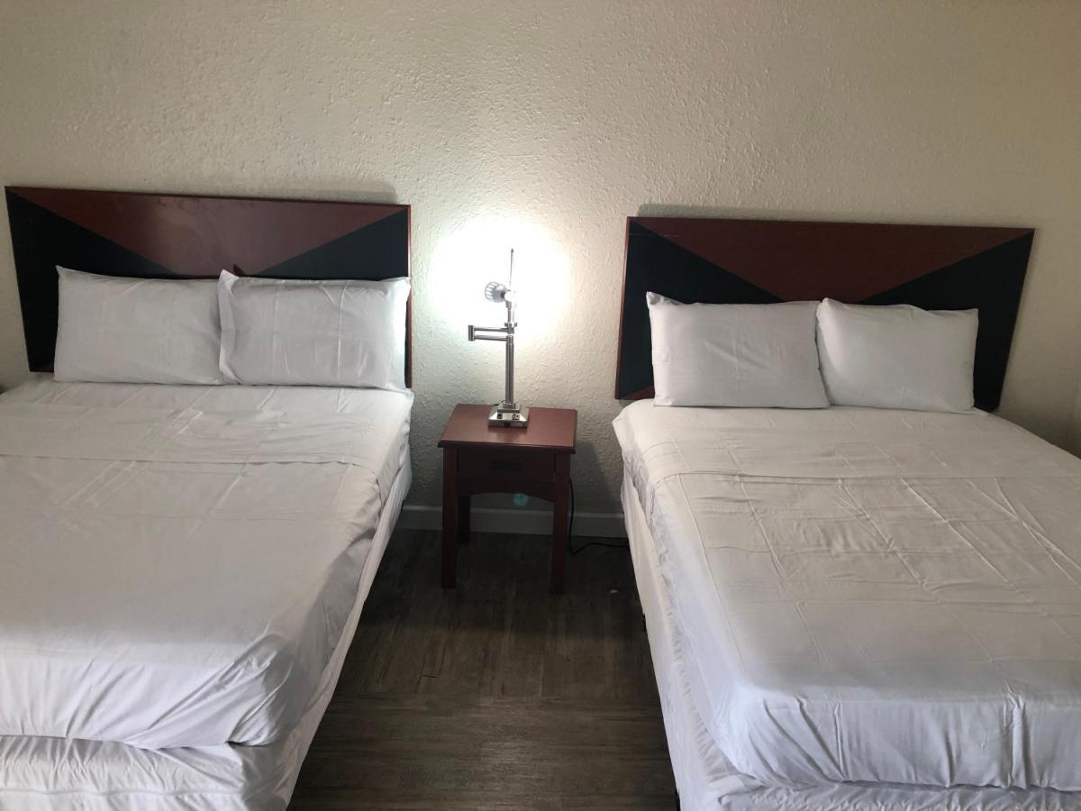 Travel Inn Petersburg Eksteriør billede
