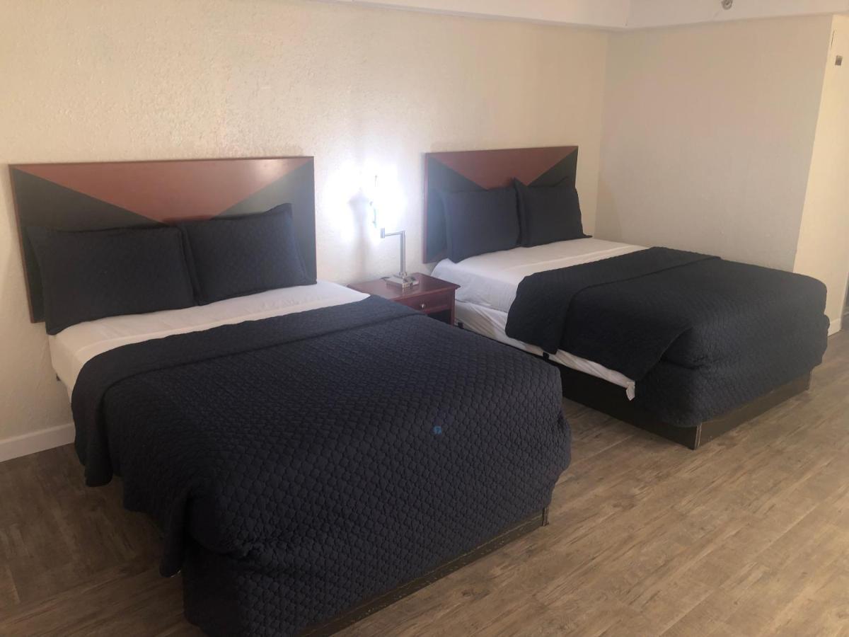 Travel Inn Petersburg Eksteriør billede