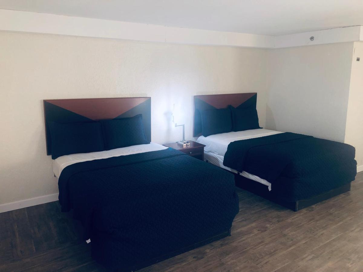 Travel Inn Petersburg Eksteriør billede