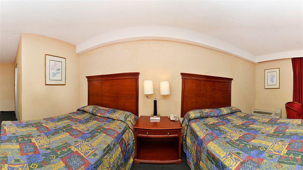Travel Inn Petersburg Eksteriør billede